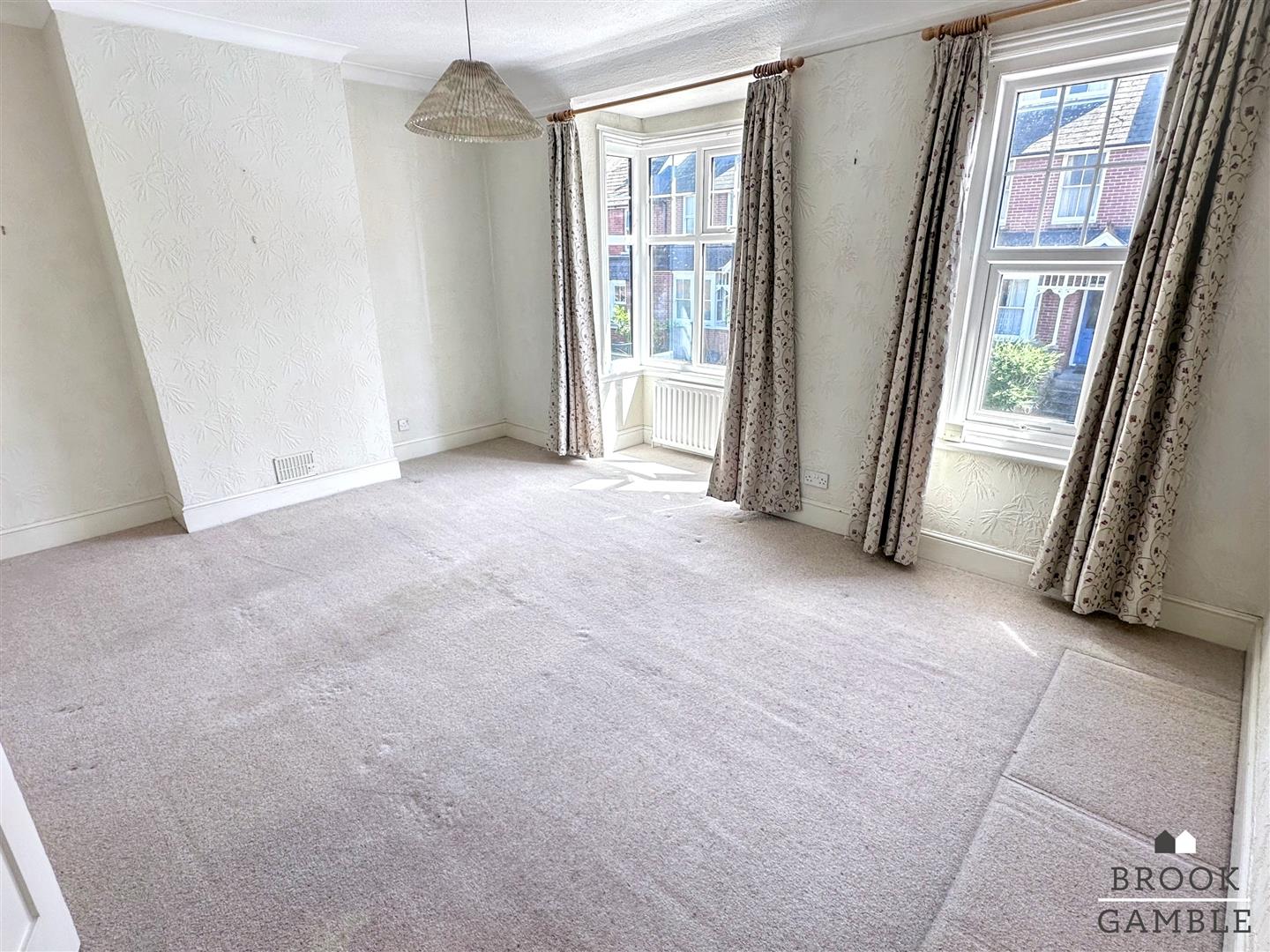 3 Bedroom House. Greenfield Road in Eastbourne,  14